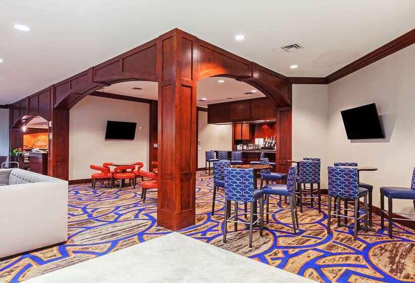 هتل Hilton Waco