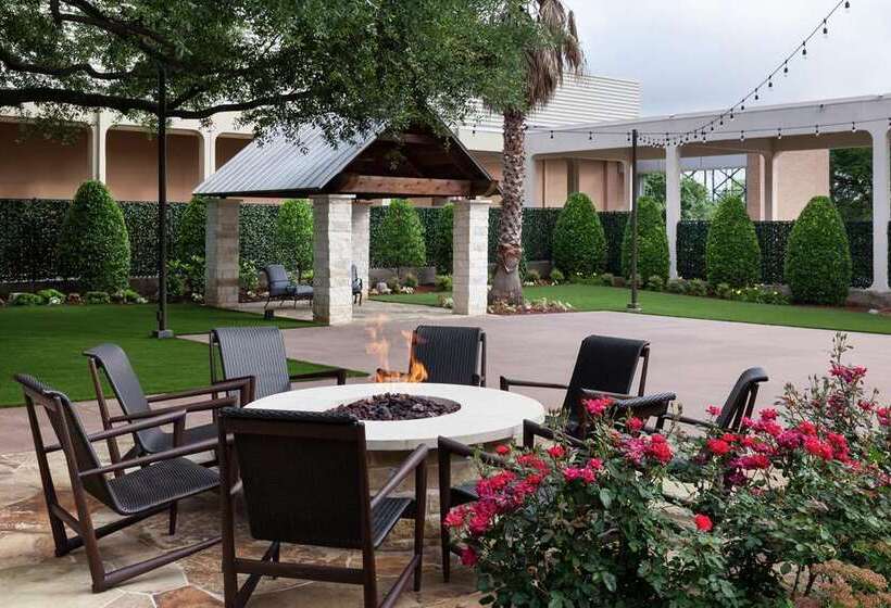 هتل Hilton Waco