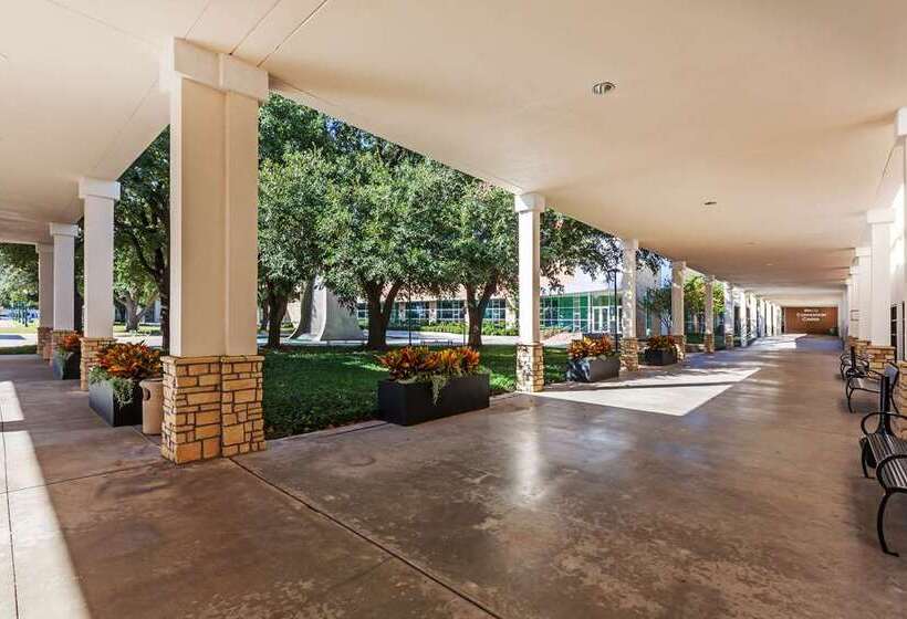 هتل Hilton Waco