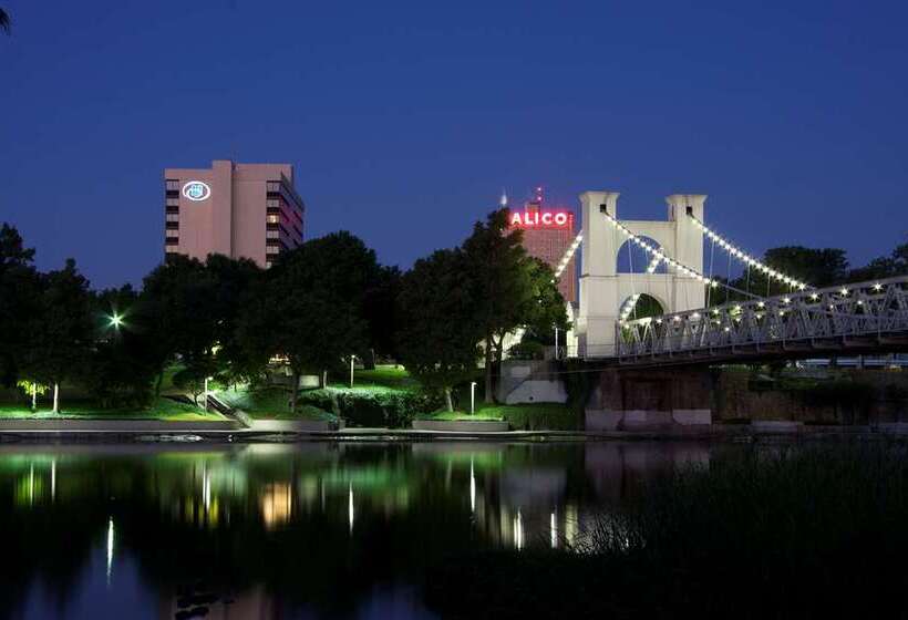 هتل Hilton Waco
