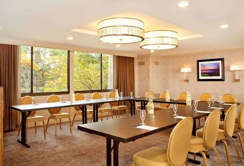 בית מלון כפרי Hilton Woodcliff Lake