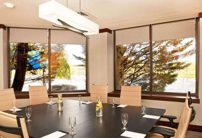 בית מלון כפרי Hilton Woodcliff Lake