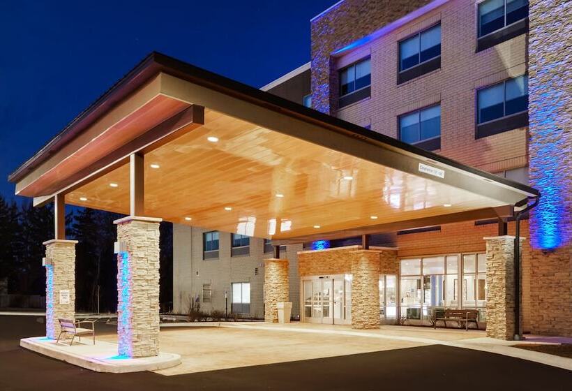 ホテル Holiday Inn Express & Suites Chicago North Shore Niles, An Ihg