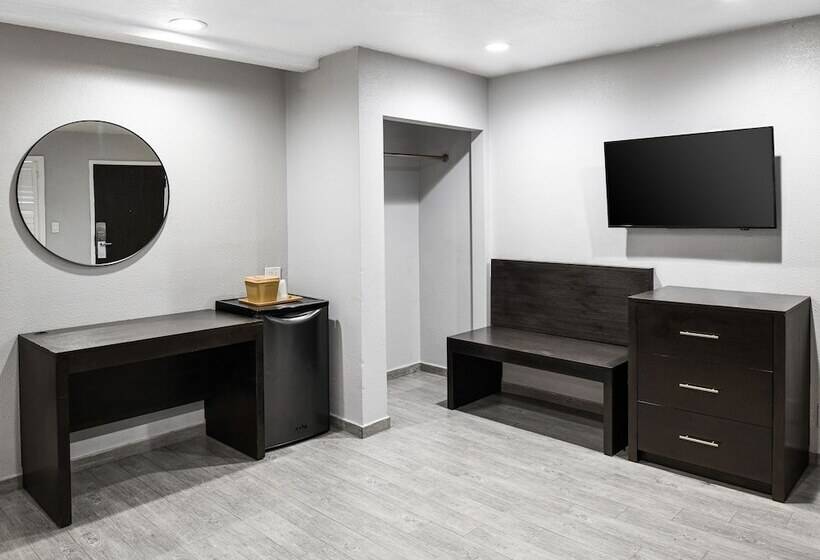 هتل Hollywood Inn Express Lax