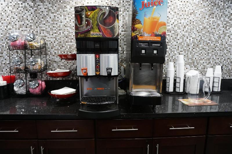 هتل Hollywood Inn Express Lax