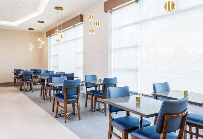 هتل Hyatt Place San Carlos