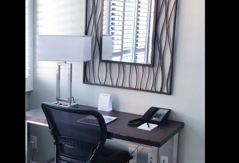 호텔 Mariposa Inn And Suites