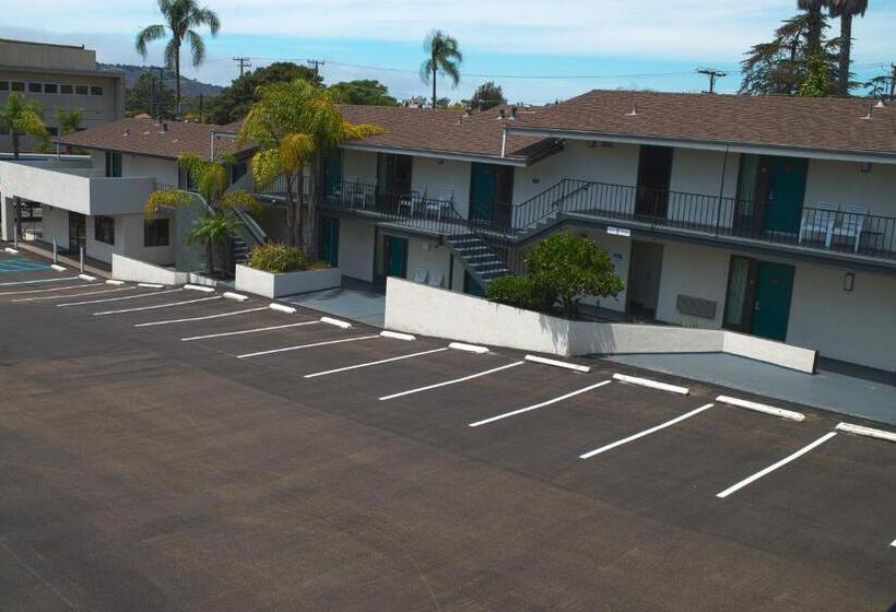 هتل Orange Tree Inn