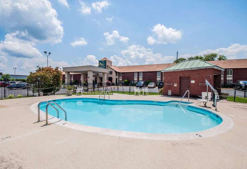 בית מלון כפרי Quality Inn Near Potomac Mills