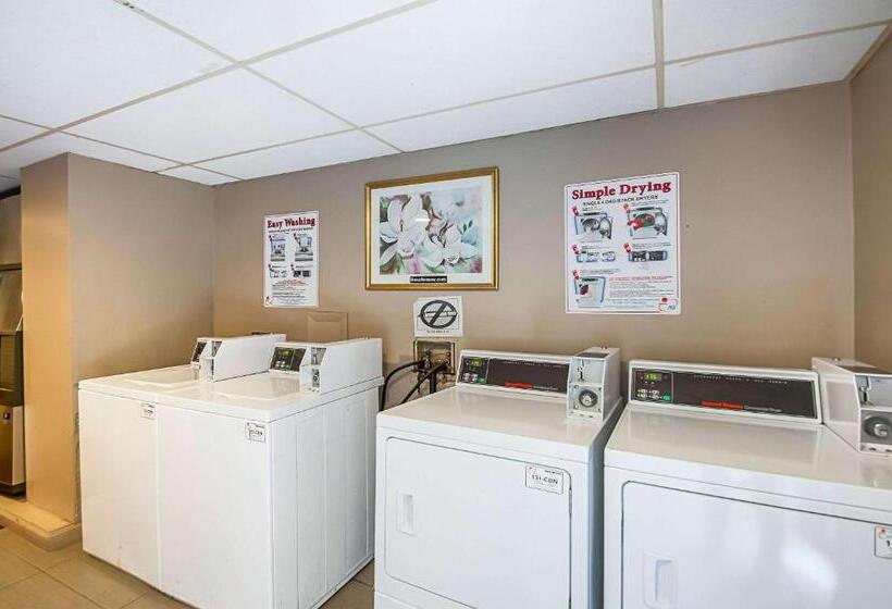 בית מלון כפרי Quality Inn Near Potomac Mills