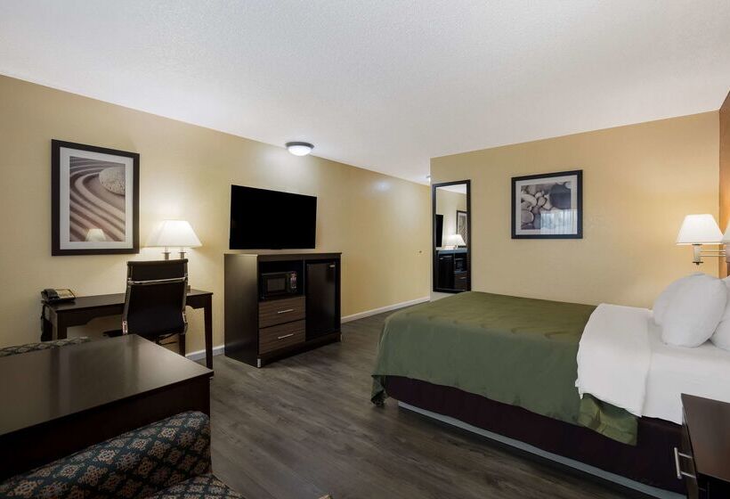 هتل Quality Inn & Suites Medford Airport