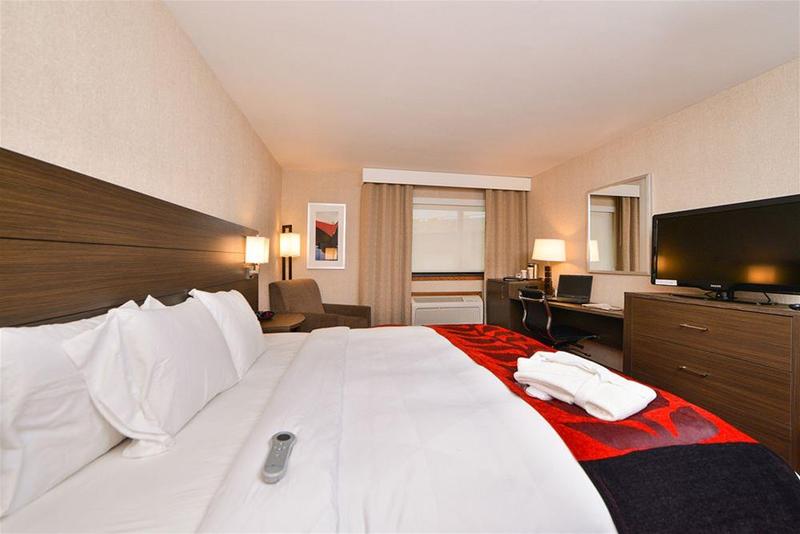 هتل Radisson  Madison