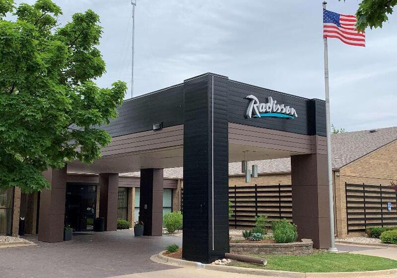 هتل Radisson  Madison