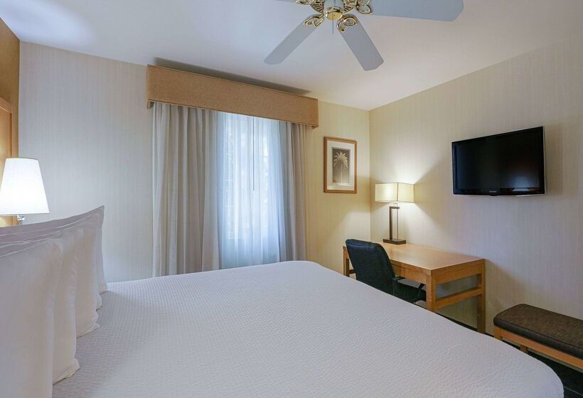 호텔 Ramada By Wyndham Costa Mesa/newport Beach