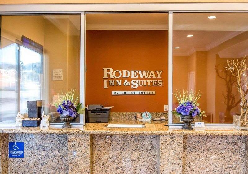 هتل Rodeway Inn & Suites Corona