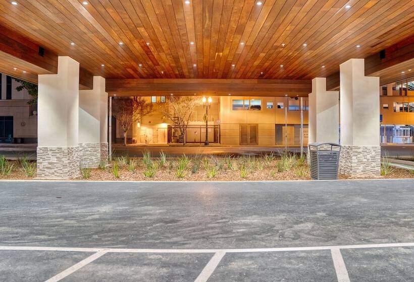 هتل Studio 6 Suites Stockton, Ca Waterfront