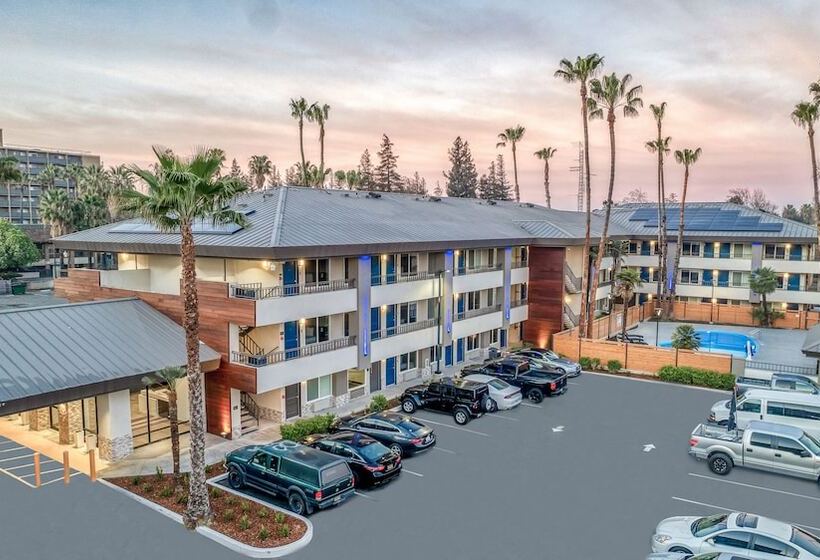 هتل Studio 6 Suites Stockton, Ca Waterfront