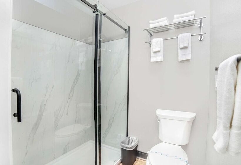 هتل Studio 6 Suites Stockton, Ca Waterfront