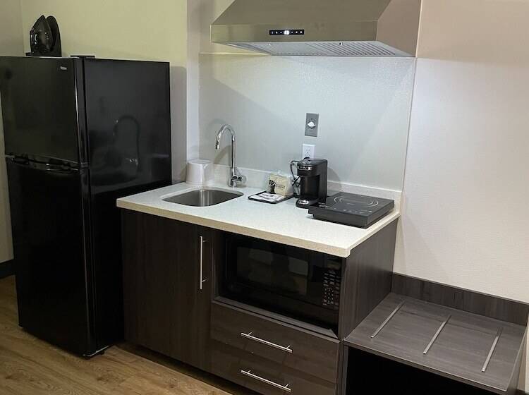 هتل Studio 6 Suites Stockton, Ca Waterfront