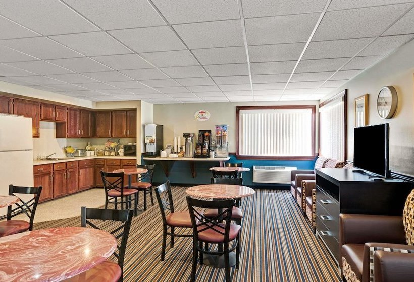 Hotel Super 8 By Wyndham Newark De