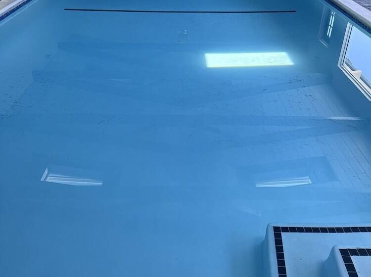 هتل Surf City Inn & Suites