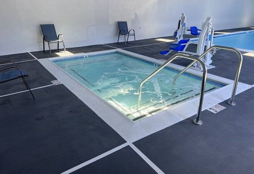 هتل Surf City Inn & Suites
