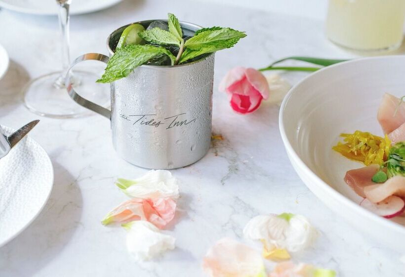 酒店 The Tides Inn