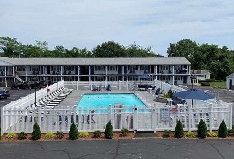 هتل The Tidewater Inn   Cape Cod