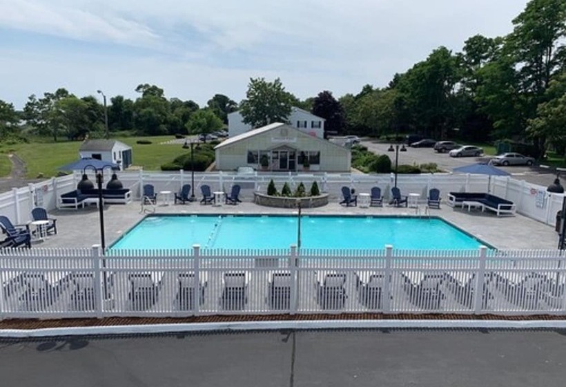 هتل The Tidewater Inn   Cape Cod