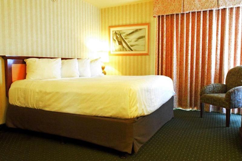 هتل The Wharf Inn