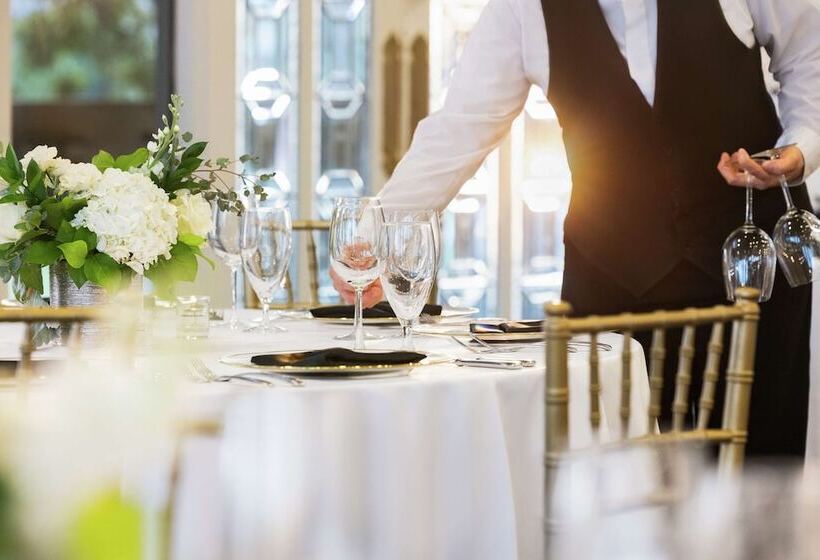 هتل The Woodlands Resort, Curio Collection By Hilton