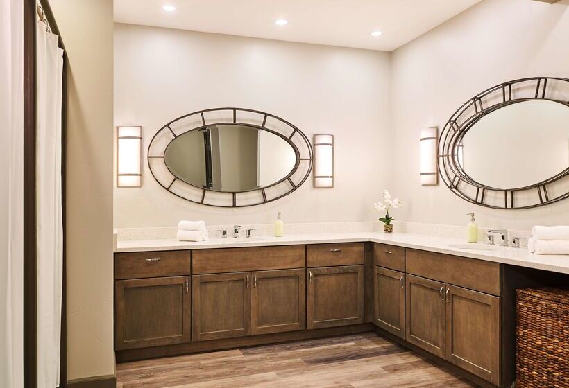 هتل Top Of The Village   Coraltree Residence Collection