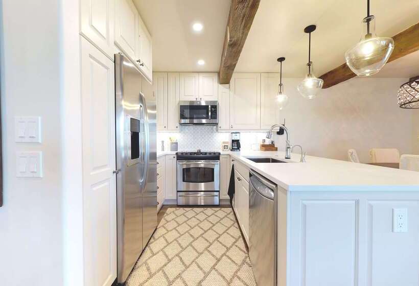هتل Top Of The Village   Coraltree Residence Collection