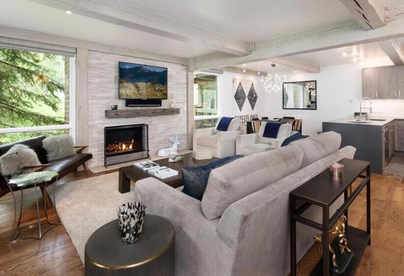 هتل Top Of The Village   Coraltree Residence Collection