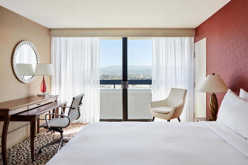 هتل Torrance Marriott Redondo Beach