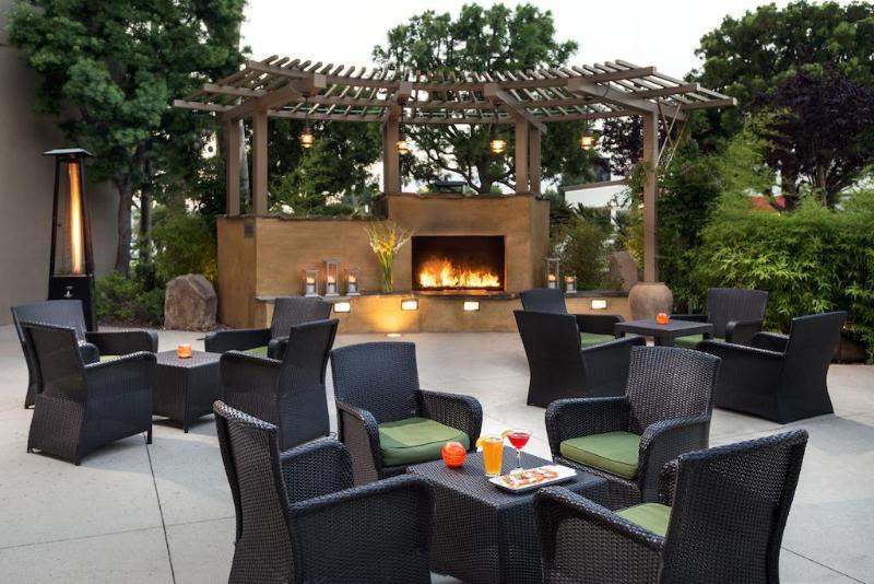 هتل Torrance Marriott Redondo Beach