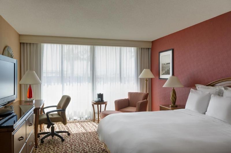 هتل Torrance Marriott Redondo Beach