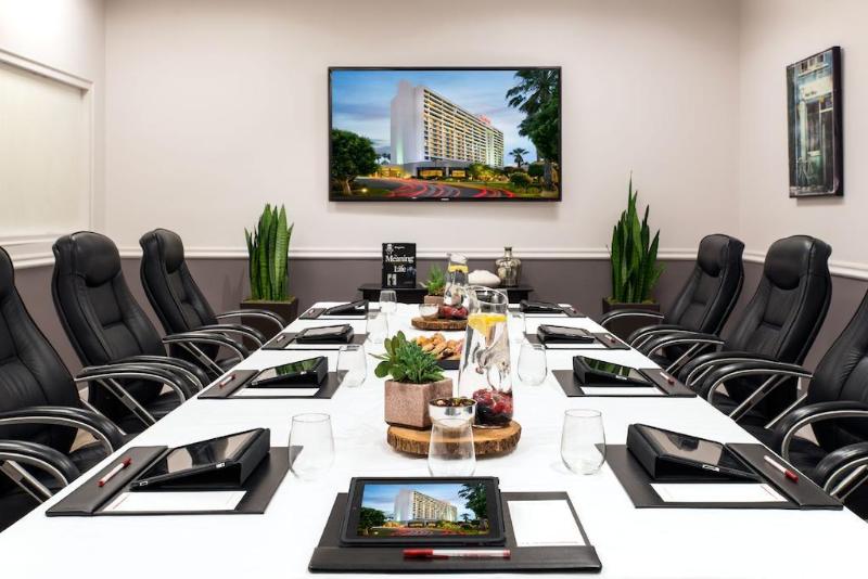 هتل Torrance Marriott Redondo Beach