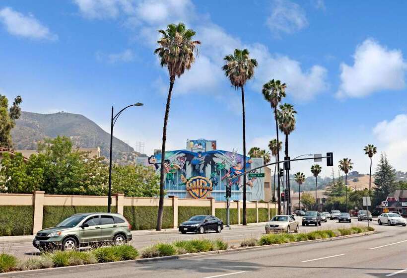 هتل Travelodge By Wyndham Burbankglendale