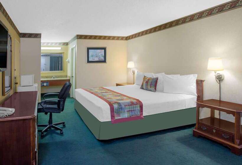 هتل Travelodge By Wyndham Costa Mesa Newport Beach Hacienda