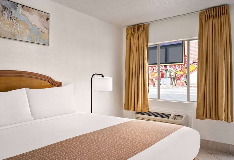 هتل Travelodge By Wyndham Las Vegas