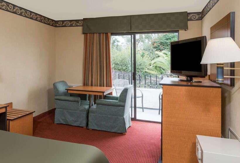 호텔 Travelodge By Wyndham San Clemente Beach