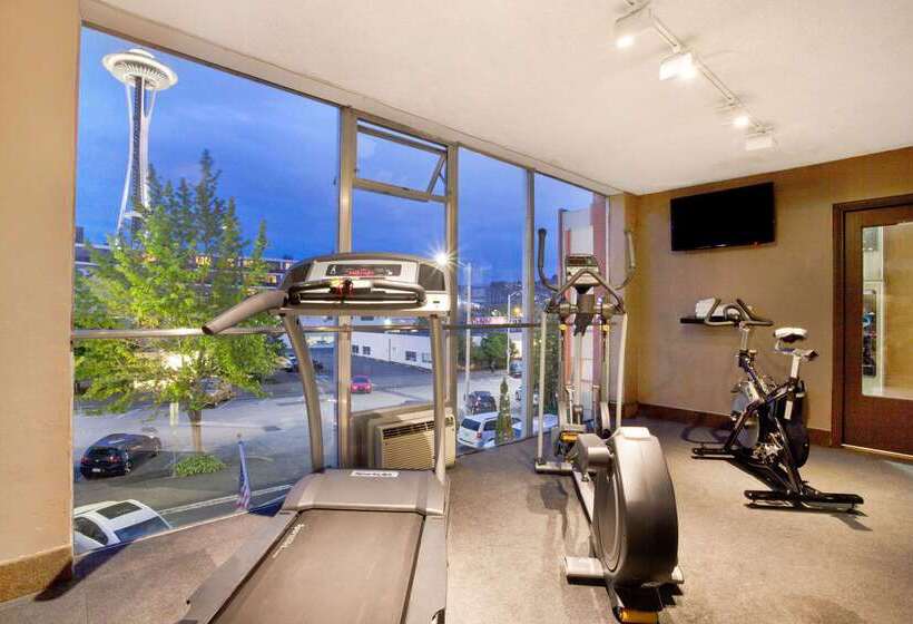 هتل Travelodge By Wyndham Seattle By The Space Needle