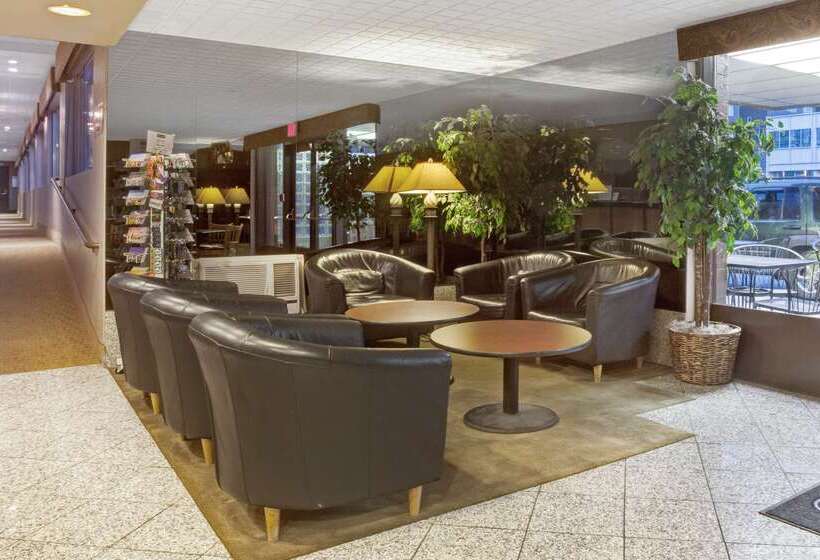 هتل Travelodge By Wyndham Seattle By The Space Needle