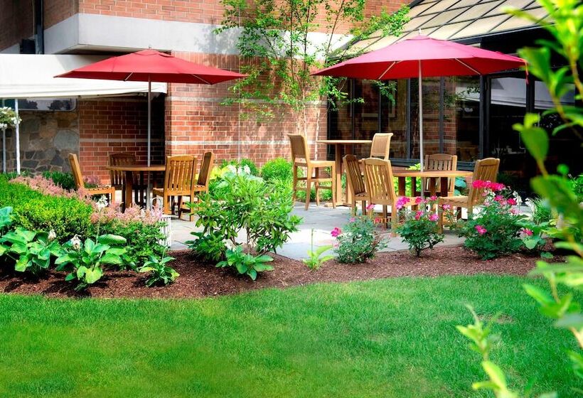 هتل Trumbull Marriott Shelton