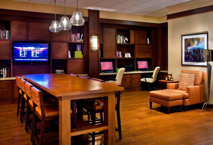 هتل Trumbull Marriott Shelton