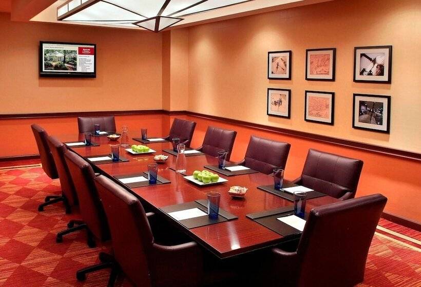 هتل Trumbull Marriott Shelton