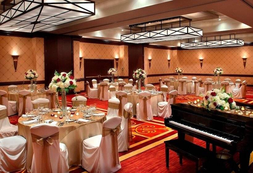 هتل Trumbull Marriott Shelton
