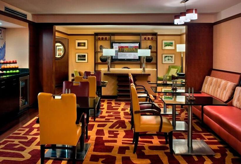 هتل Trumbull Marriott Shelton