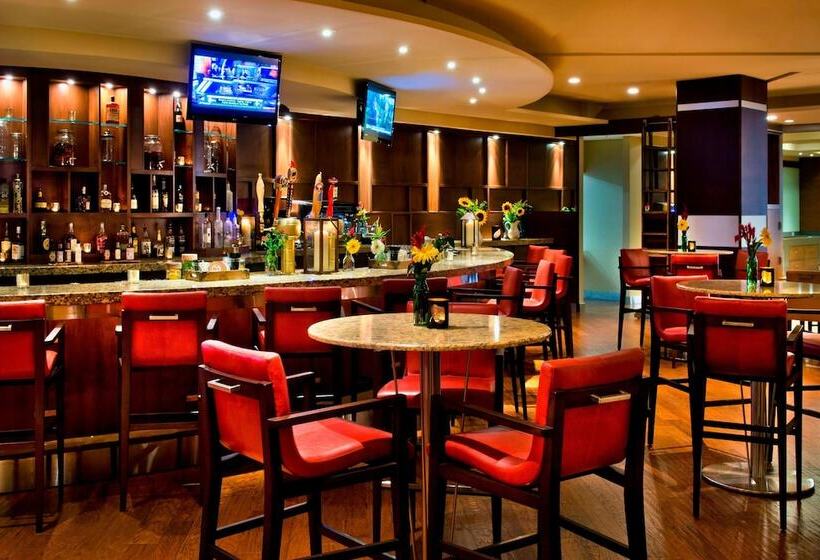 هتل Trumbull Marriott Shelton